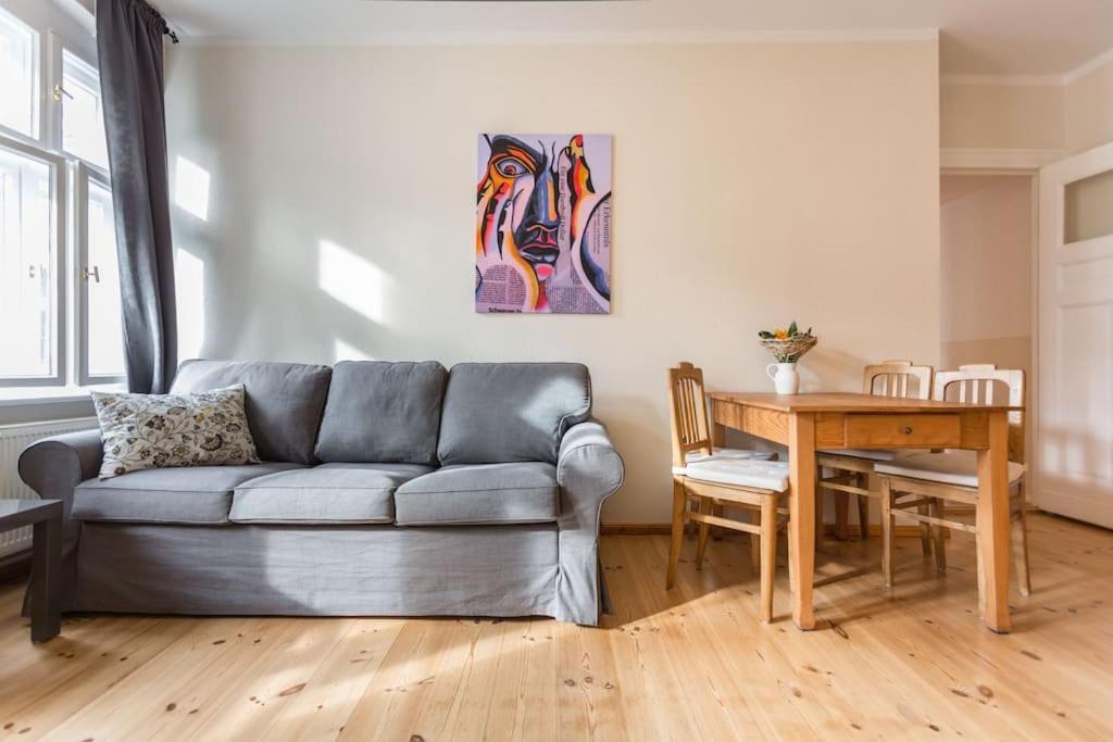 Zentrale Altbauwohnung Im Helmholtzkiez Berlijn Buitenkant foto