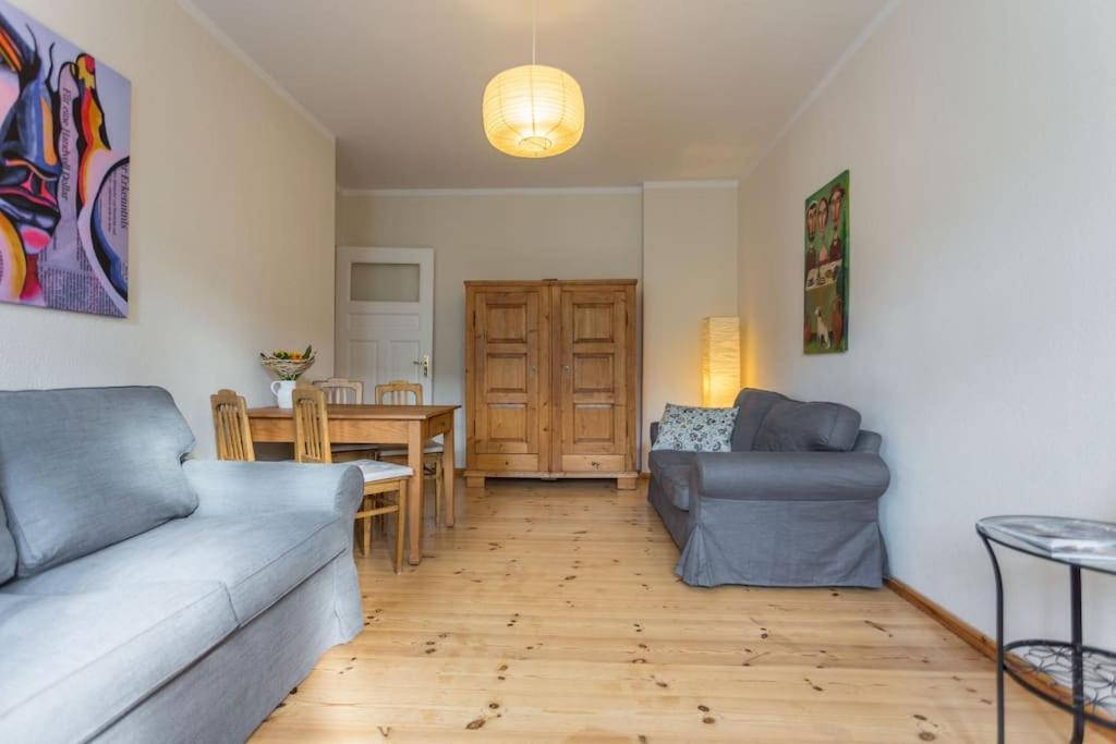 Zentrale Altbauwohnung Im Helmholtzkiez Berlijn Buitenkant foto