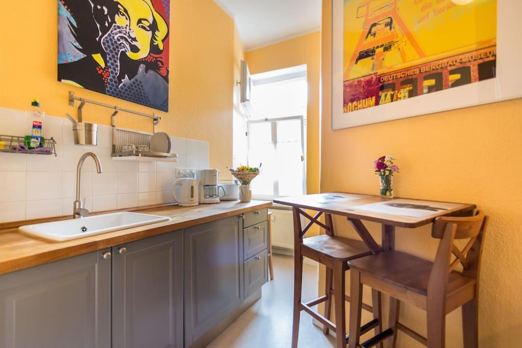 Zentrale Altbauwohnung Im Helmholtzkiez Berlijn Buitenkant foto