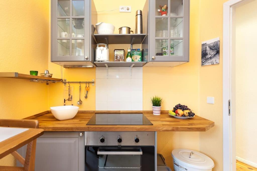 Zentrale Altbauwohnung Im Helmholtzkiez Berlijn Buitenkant foto